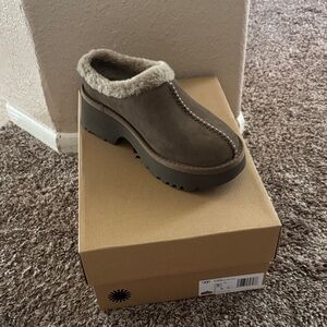 UGG Hickory Shearling Clogs. Brand new with box